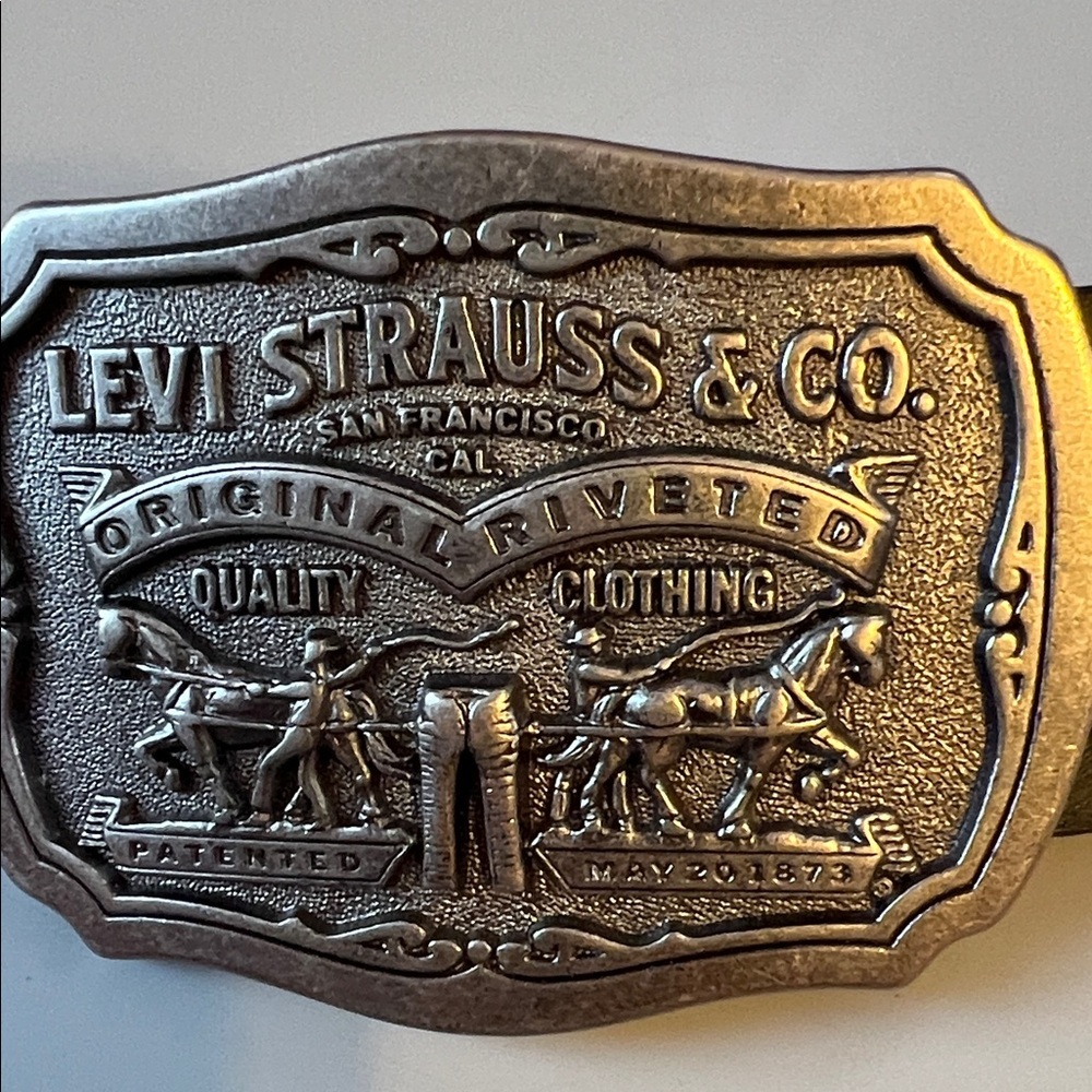 Levi's Black Belt with Engraved Silver Buckle - Picture 7 of 7